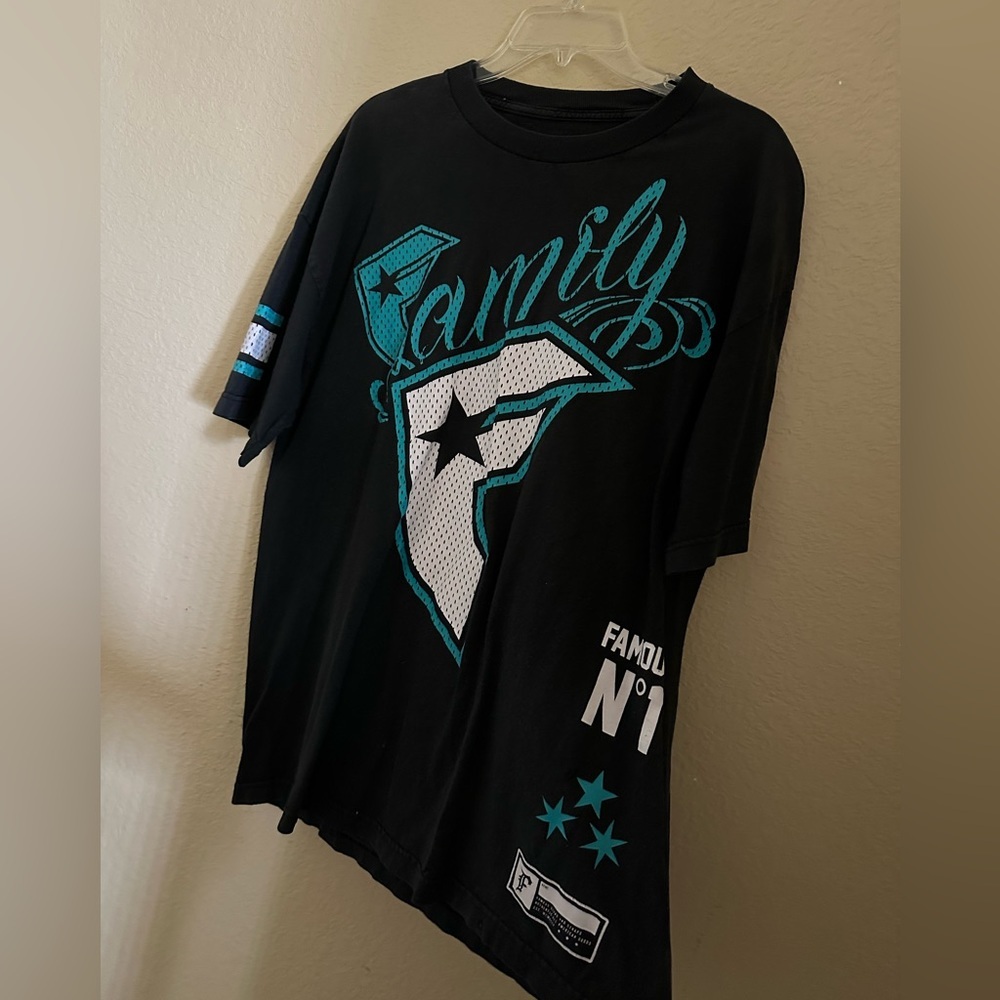 Almost famous X large men’s Tshirt